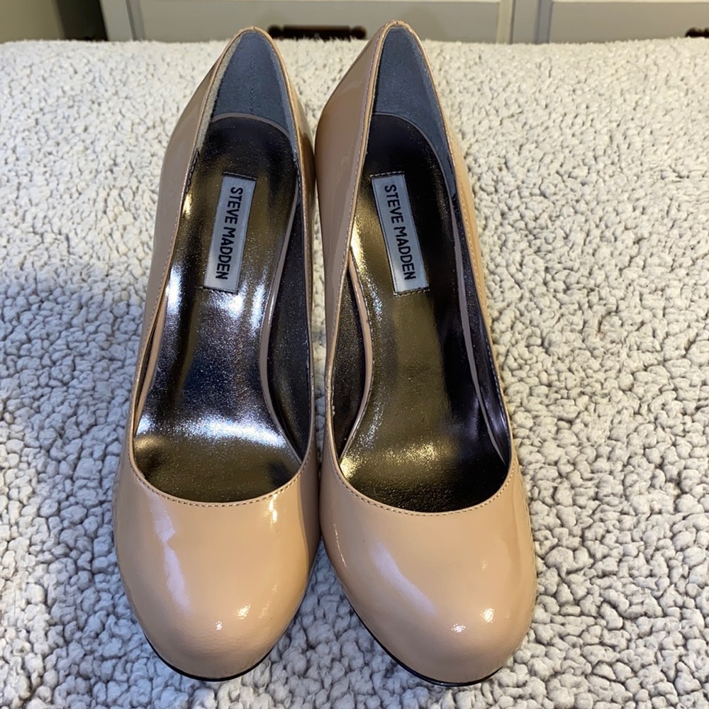 Steve Madden nude heels